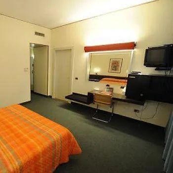 Hermes 4* Cremona
